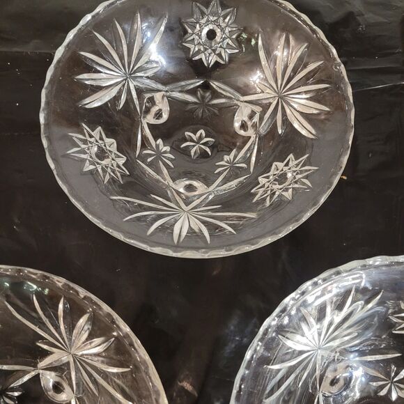 set of 3 Anchor Hocking early American precut 3 feet candy/nut/relish dishes - Picture 4 of 6